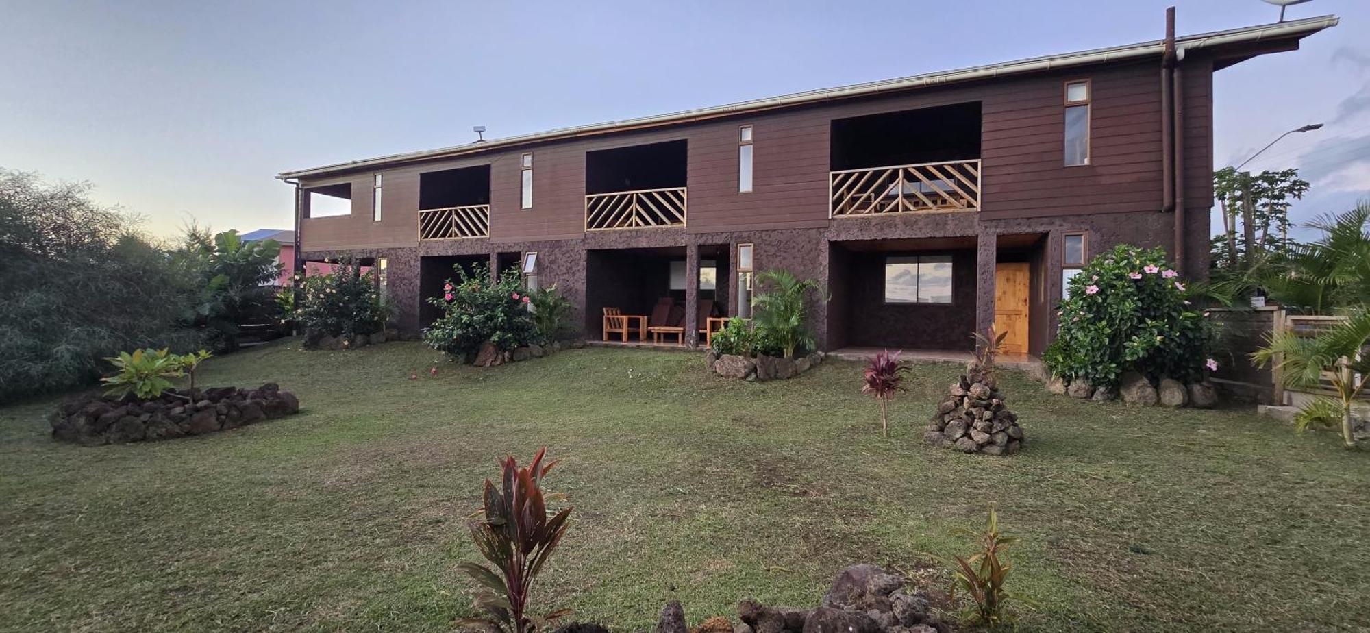 Apartamentos Tupuna Lodge Hanga Roa Exterior photo