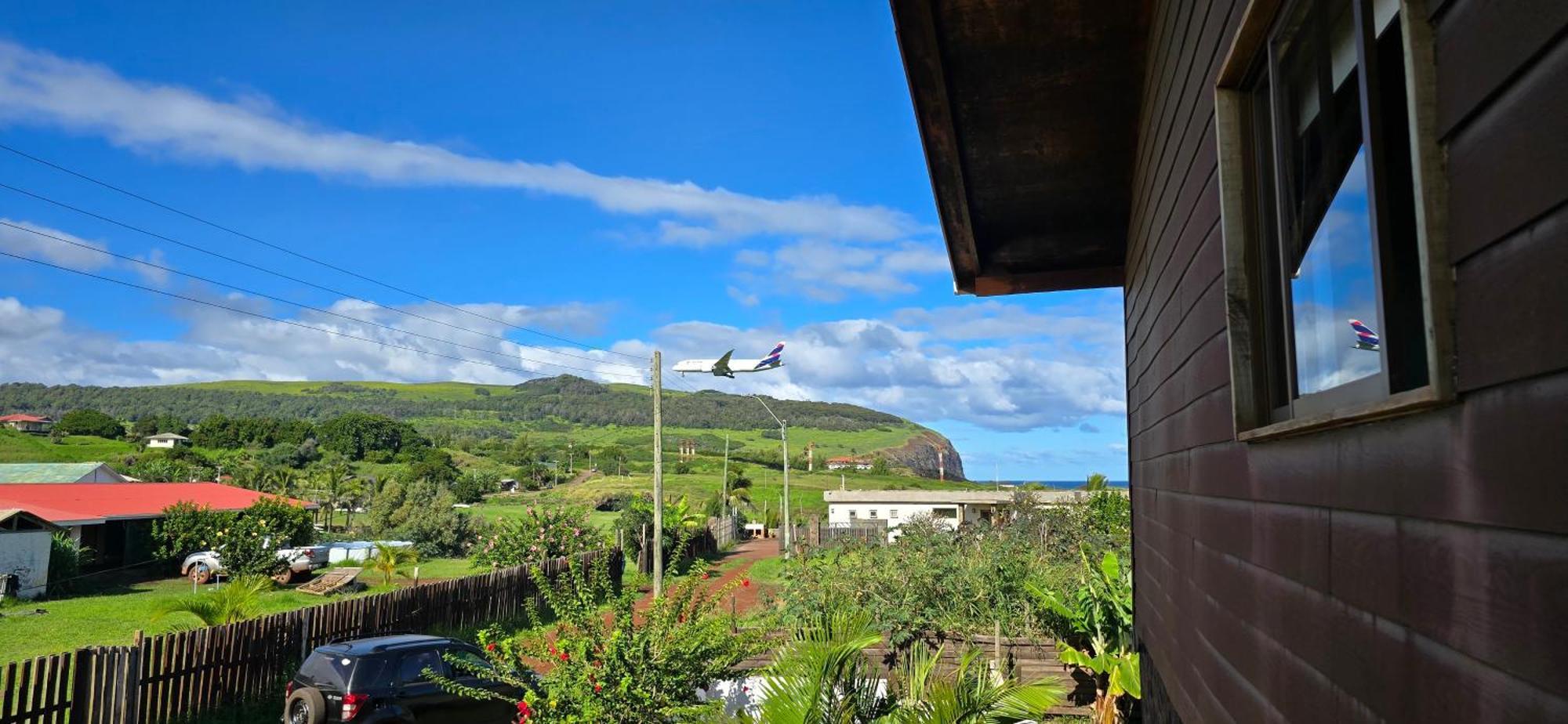 Apartamentos Tupuna Lodge Hanga Roa Exterior photo