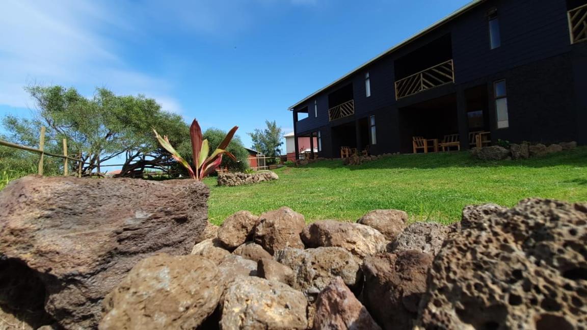 Apartamentos Tupuna Lodge Hanga Roa Exterior photo